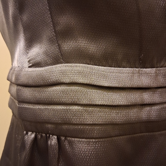 Banana Republic Size 10P Petite Gray Satin Cowl Neck Sleeveless Blouse Top - Picture 6 of 10